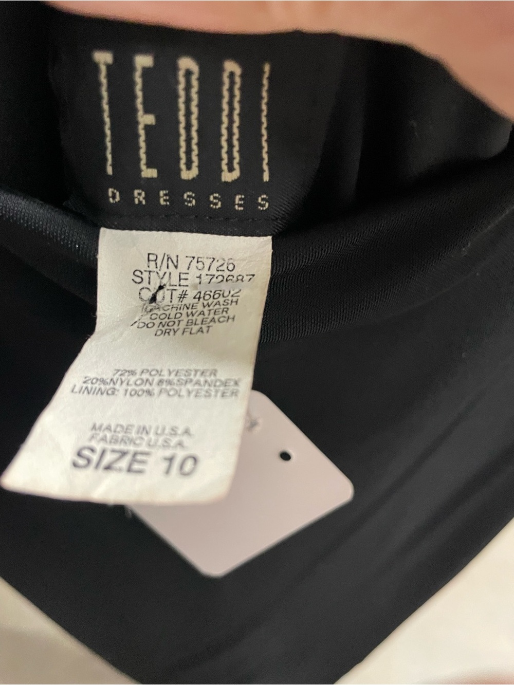 Teddi vintage classy dress for any occasion.